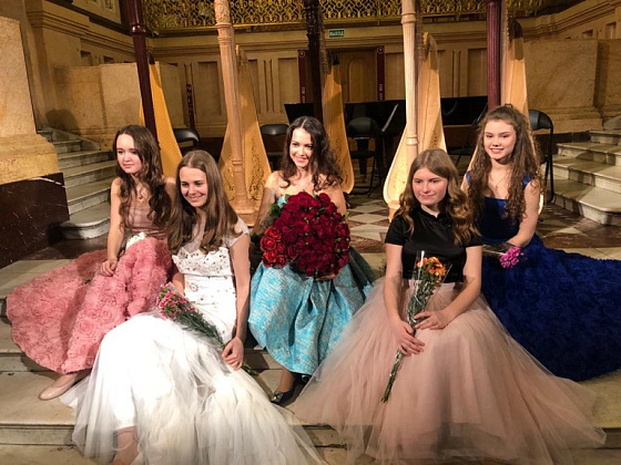 Всемирный день Арфы (World Harp Day) и класс Н.А.Сергеевой